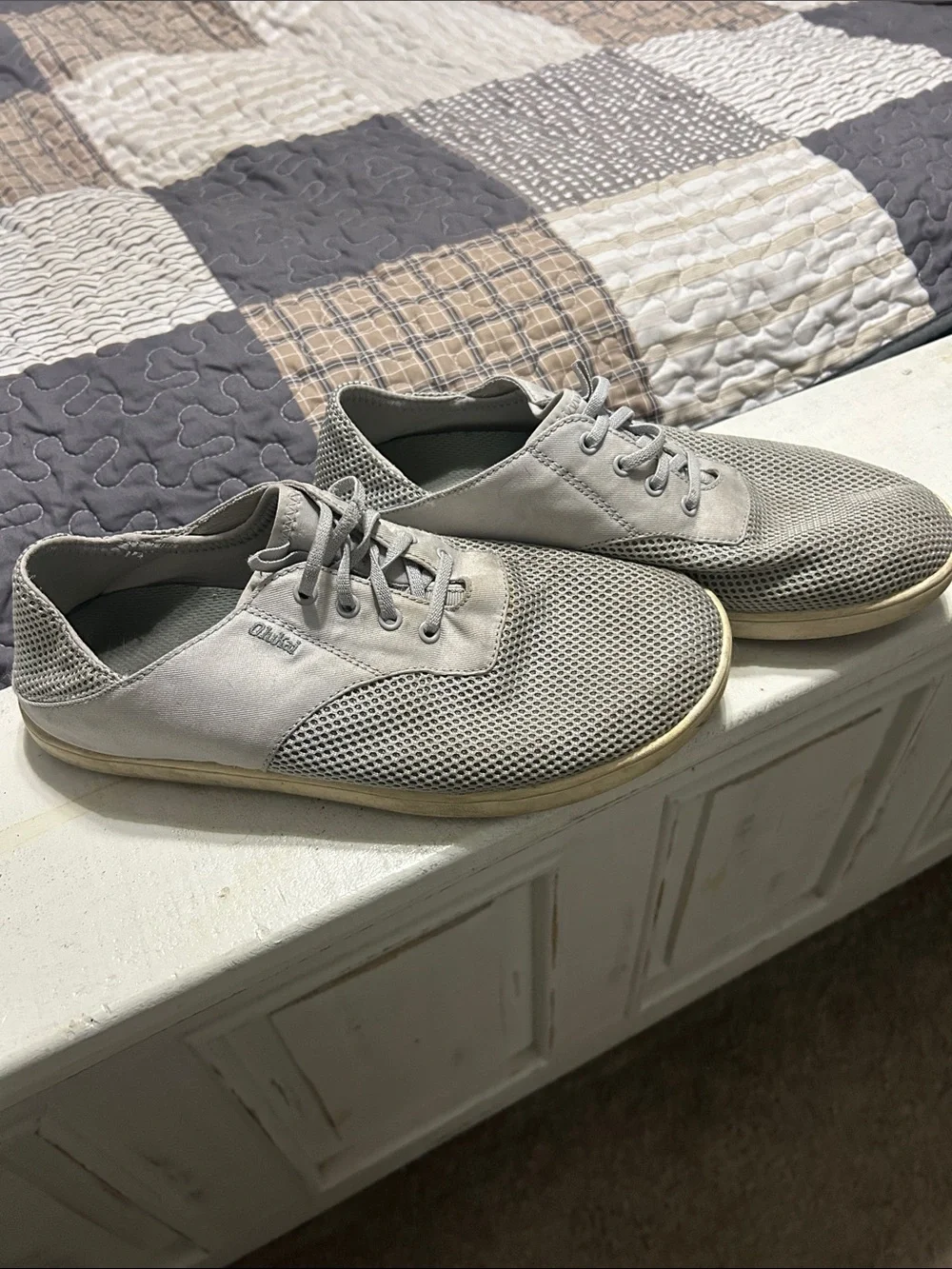 OluKai Men's Light Gray Mesh Lace-Up Sneakers